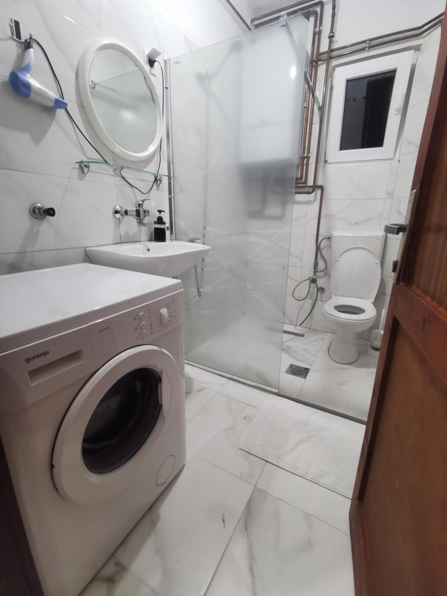 סראייבו Rest & Recharge 4Bdr Apt- Free Parking, Ac & Garden מראה חיצוני תמונה