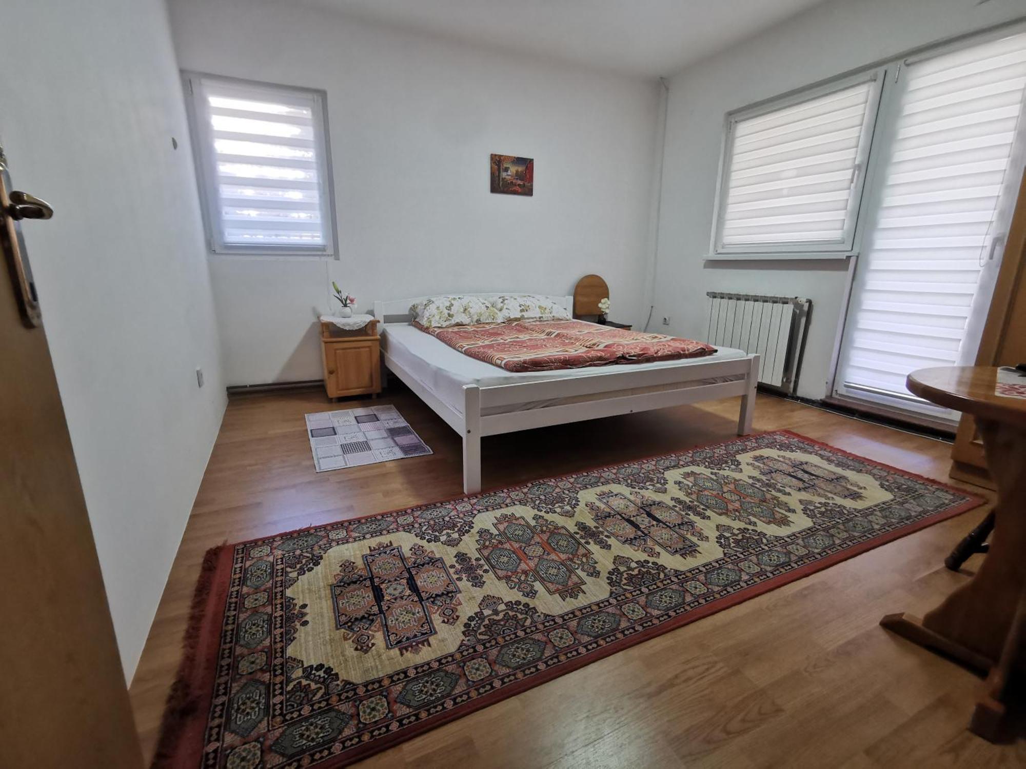 סראייבו Rest & Recharge 4Bdr Apt- Free Parking, Ac & Garden מראה חיצוני תמונה